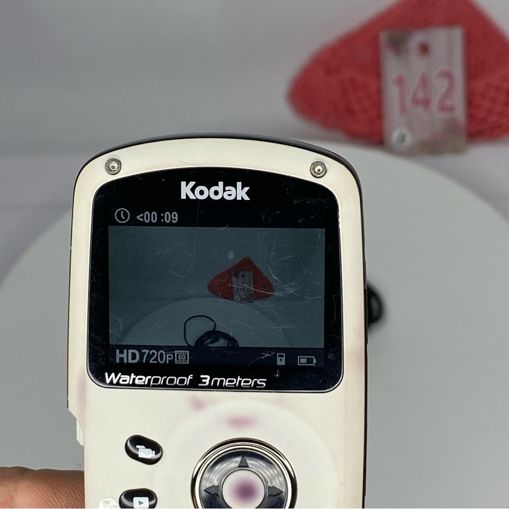 Kodak Playsport Waterproof Camera Used with Cable - Picture 5 of 6